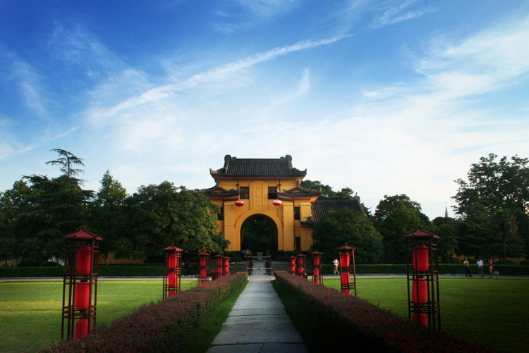 独秀峰王城景区