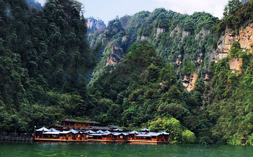 张家界宝峰湖