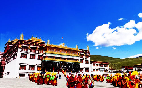 理塘长青春科尔寺