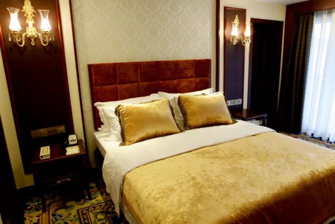 黄金3号邮轮豪华大床房