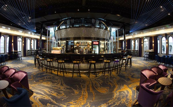 美维凯悦游轮酒吧